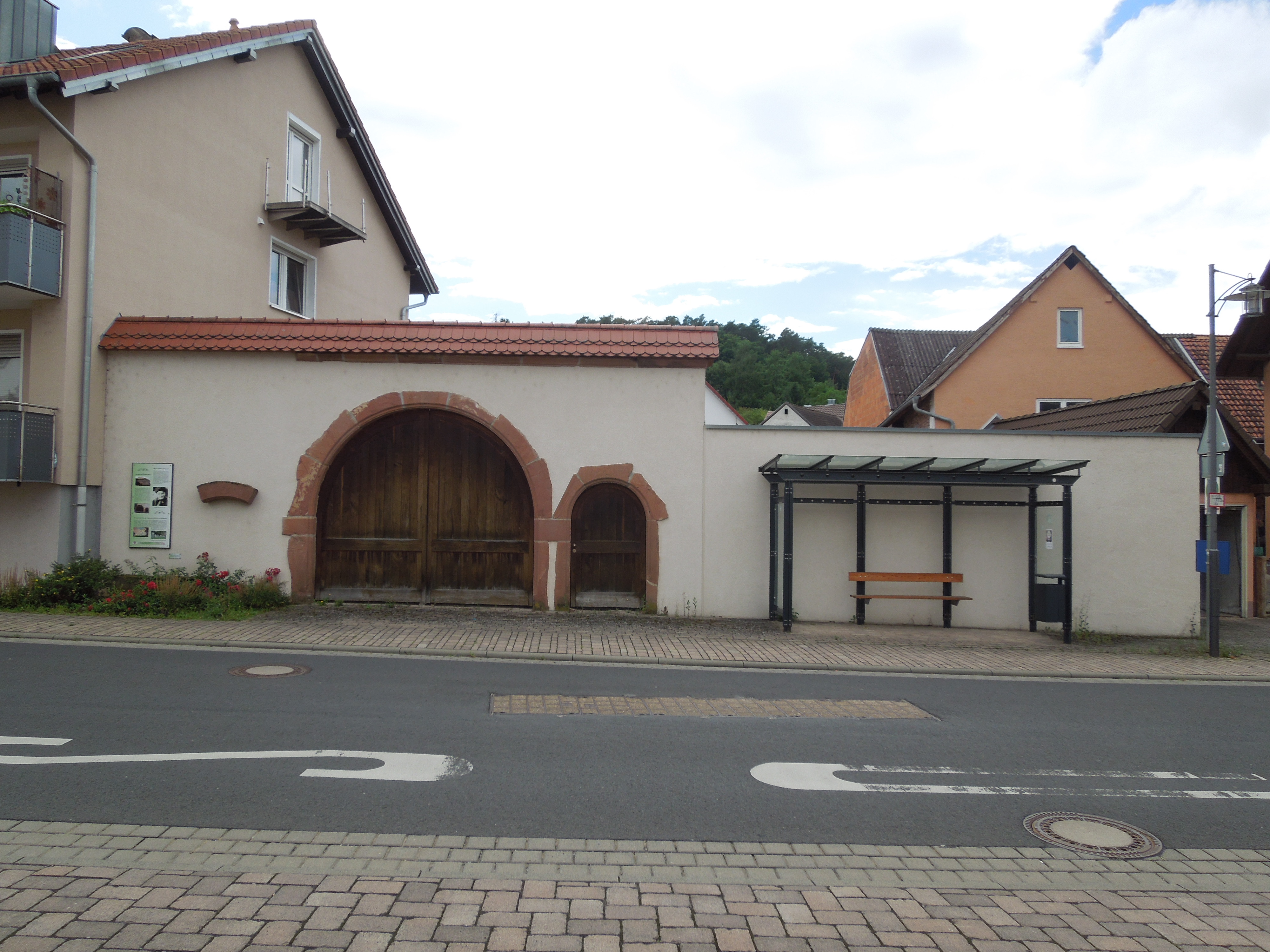 heutige Ansicht wo fr�her das Bauernhaus v. B. Weigand stand